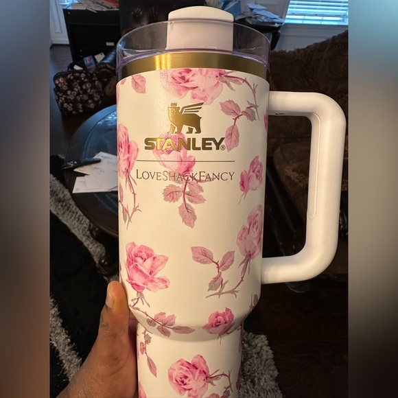 Love Shack Fancy x Stanley Ribbon Rosa 40oz Quencher - Picture 9 of 16